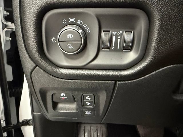 2026 RAM 1500 Laramie Crew Cab 4x4 5'7" Box