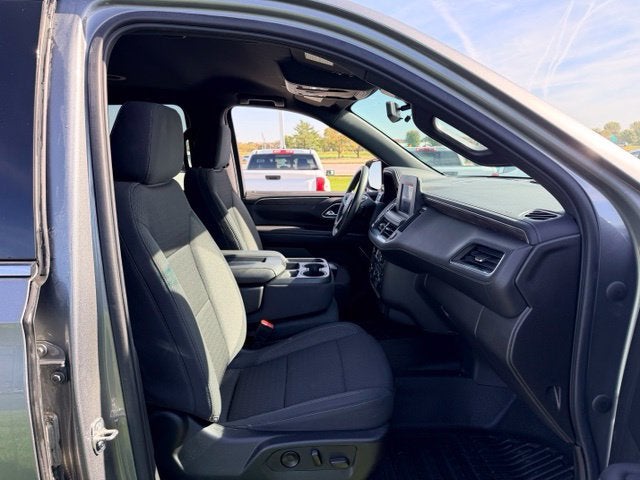 2021 Chevrolet Suburban Commercial