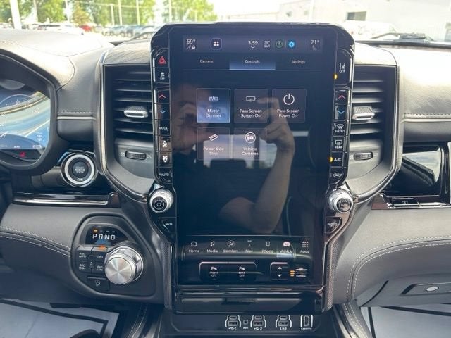2025 RAM 1500 Limited Crew Cab 4x4 6'4" Box