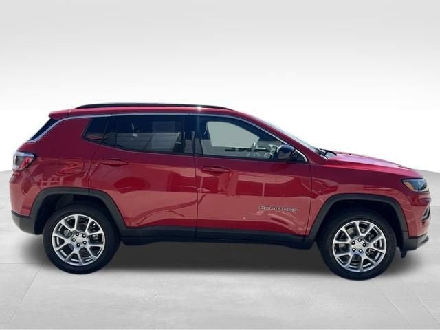 2023 Jeep Compass Latitude Lux FWD