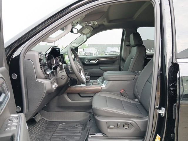 2026 GMC Sierra 1500 SLT - Photo 15