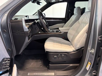 2025 Cadillac Escalade Premium Luxury Platinum