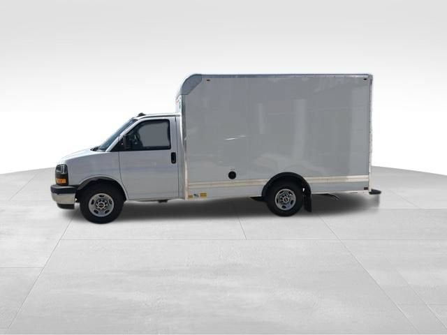 2026 GMC Savana Cutaway 3500 1WT