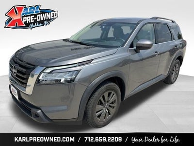 2022 Nissan Pathfinder SV