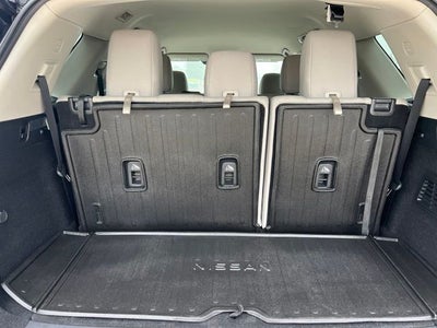 2022 Nissan Pathfinder SV