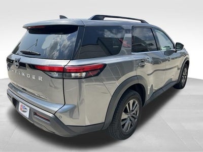 2022 Nissan Pathfinder SV