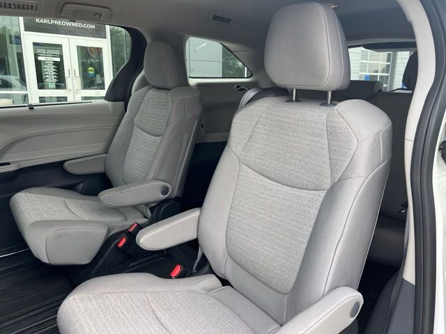 2024 Toyota Sienna LE 8 Passenger