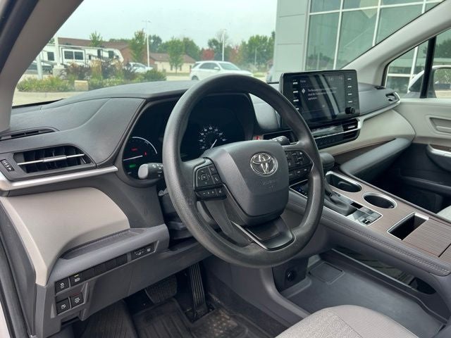 2024 Toyota Sienna LE 8 Passenger