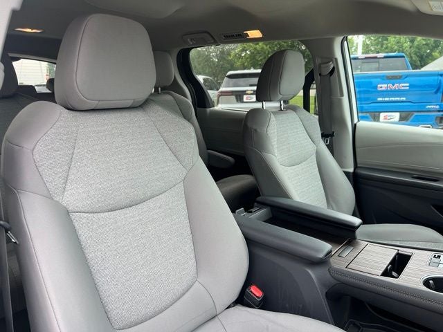 2024 Toyota Sienna LE 8 Passenger